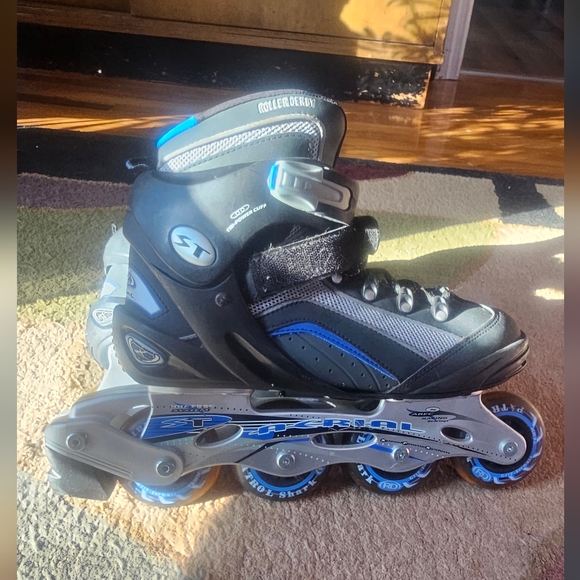 Aerial ST Roller Derby Rollerblades - Picture 3 of 6